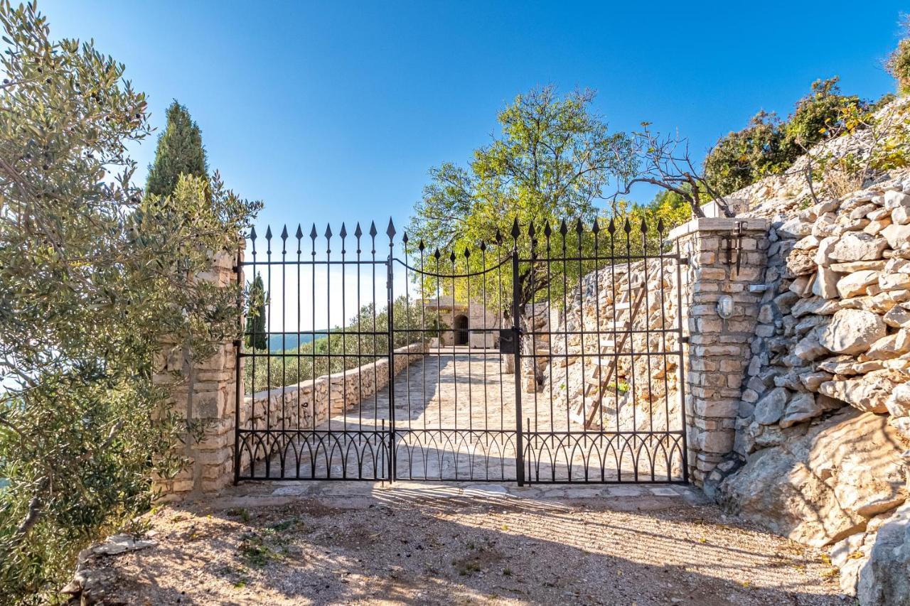 Villa Defora Zrnovo Exterior photo